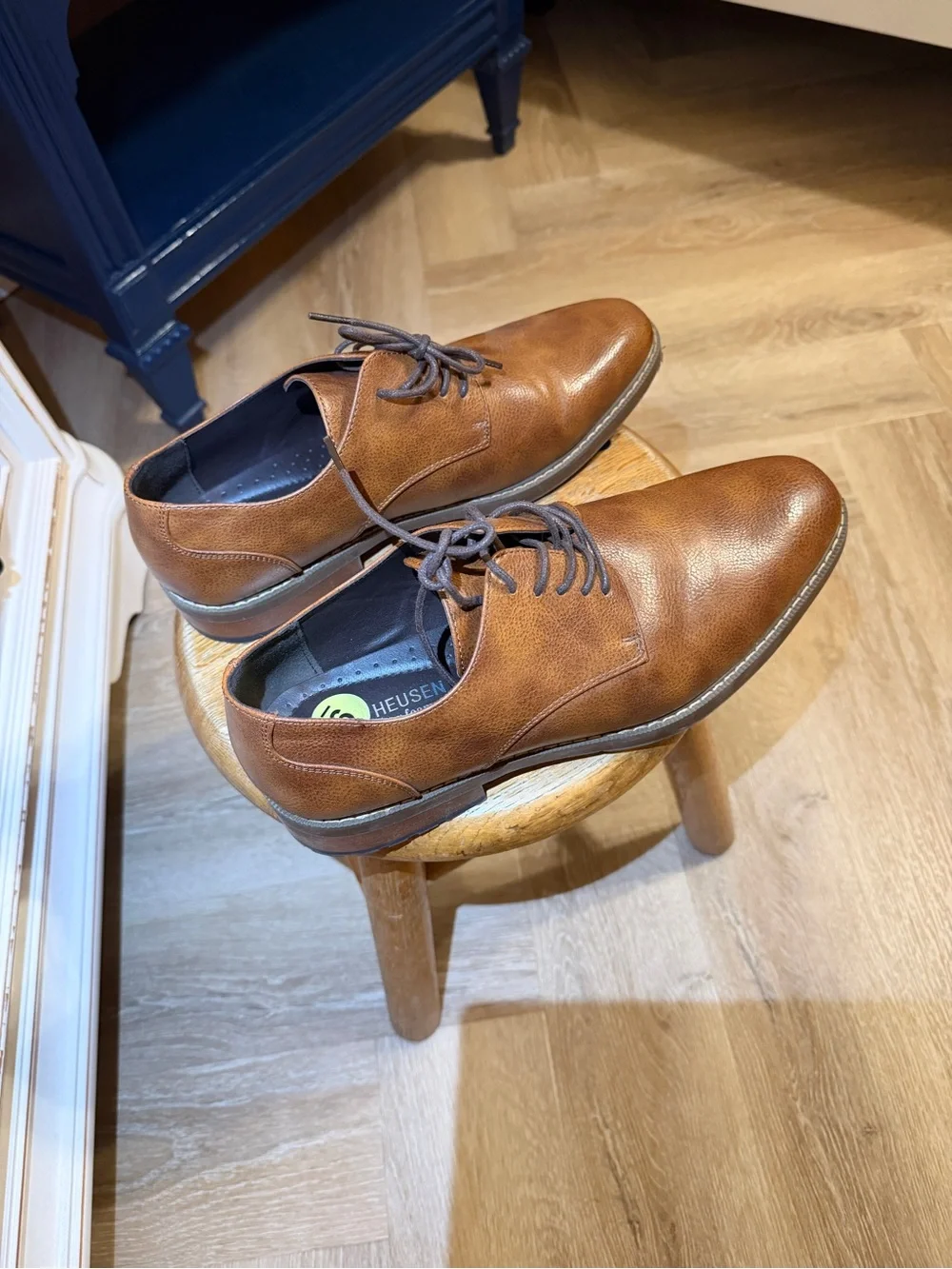 Van Heusen Brown Leather Derby Shoes - Classic Lace-Up